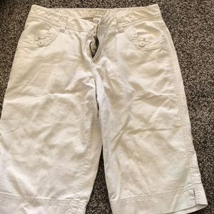 Women’s Capri pants